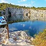 Apartament In With Terrace, Air Conditioning, Wifi, Washing Machine 3567-1