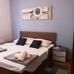 Appartement In With Terrace, Air Conditioning, Wifi, Washing Machine 3567-1 Ražanj