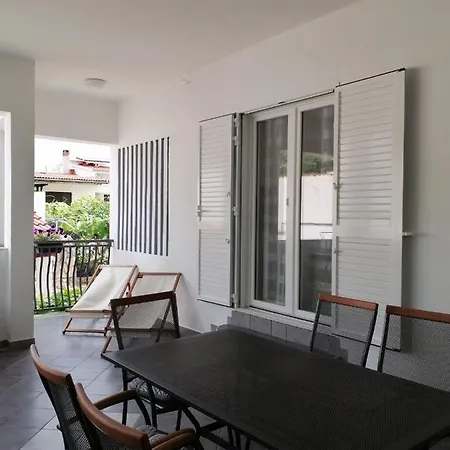 Apartament In With Terrace, Air Conditioning, Wifi, Washing Machine 3567-1