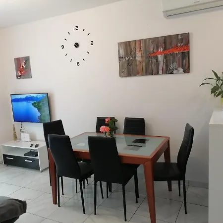 In With Terrace, Air Conditioning, Wifi, Washing Machine 3567-1