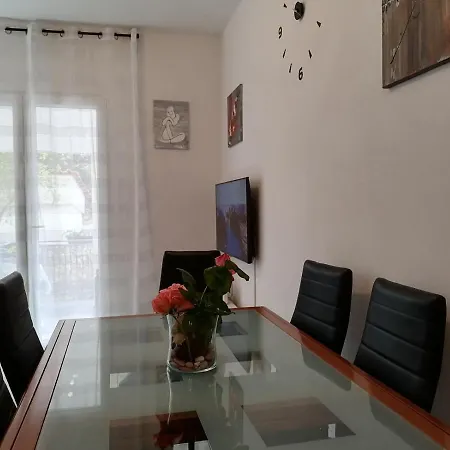 In With Terrace, Air Conditioning, Wifi, Washing Machine 3567-1 Ražanj