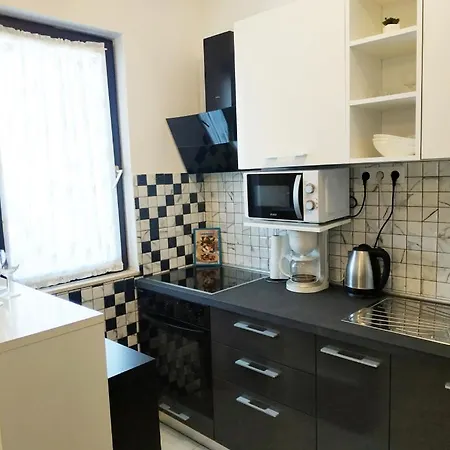 In With Terrace, Air Conditioning, Wifi, Washing Machine 3567-1 * Ražanj