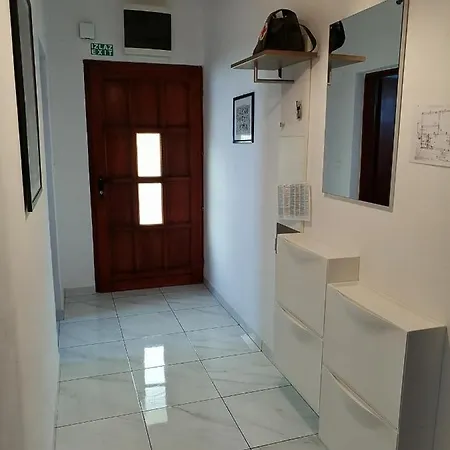 Apartamento In With Terrace, Air Conditioning, Wifi, Washing Machine 3567-1 Ražanj