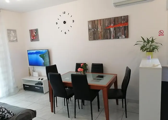 In With Terrace, Air Conditioning, Wifi, Washing Machine 3567-1