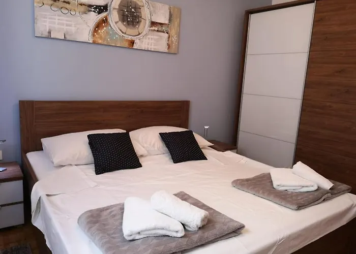 Daire In With Terrace, Air Conditioning, Wifi, Washing Machine 3567-1 *