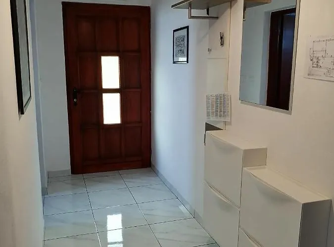 Daire In With Terrace, Air Conditioning, Wifi, Washing Machine 3567-1 Ražanj