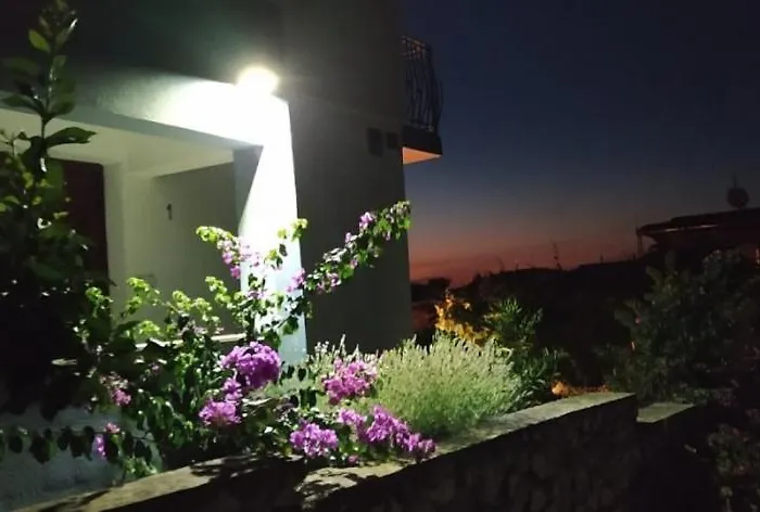 In With Terrace, Air Conditioning, Wifi, Washing Machine 3567-1 Ražanj