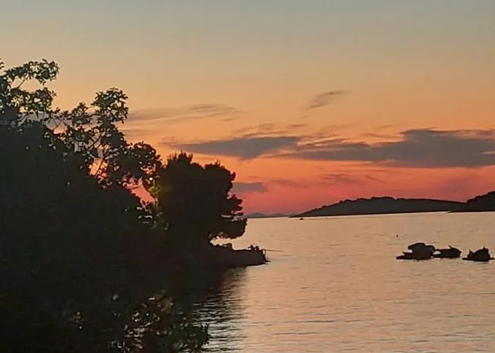 Daire In With Terrace, Air Conditioning, Wifi, Washing Machine 3567-1 Ražanj